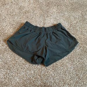 Lululemon Hotty Hot shorts 2.5inch
